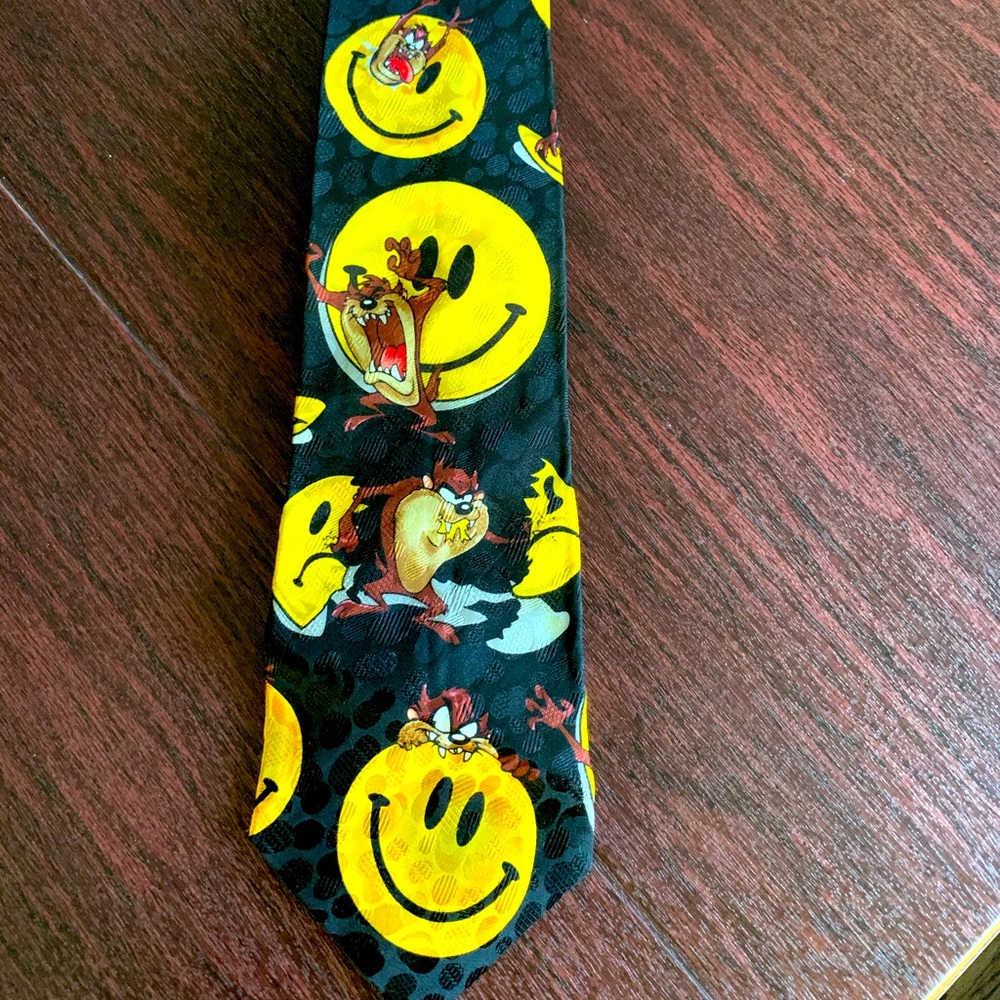 Fun Looney Tunes tie